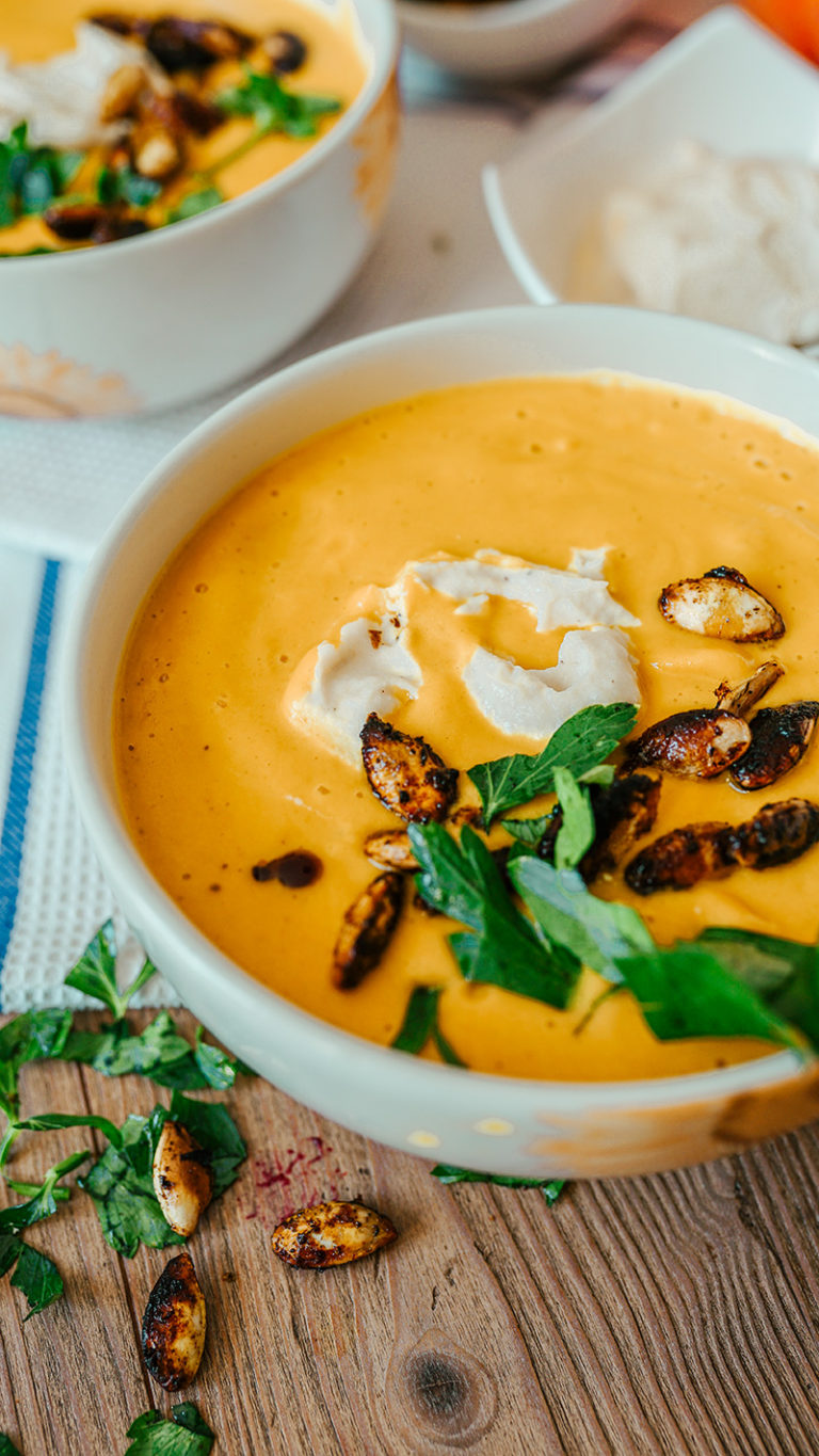 Vegane Kürbiscremesuppe // Schnelles und einfaches Herbstrezept